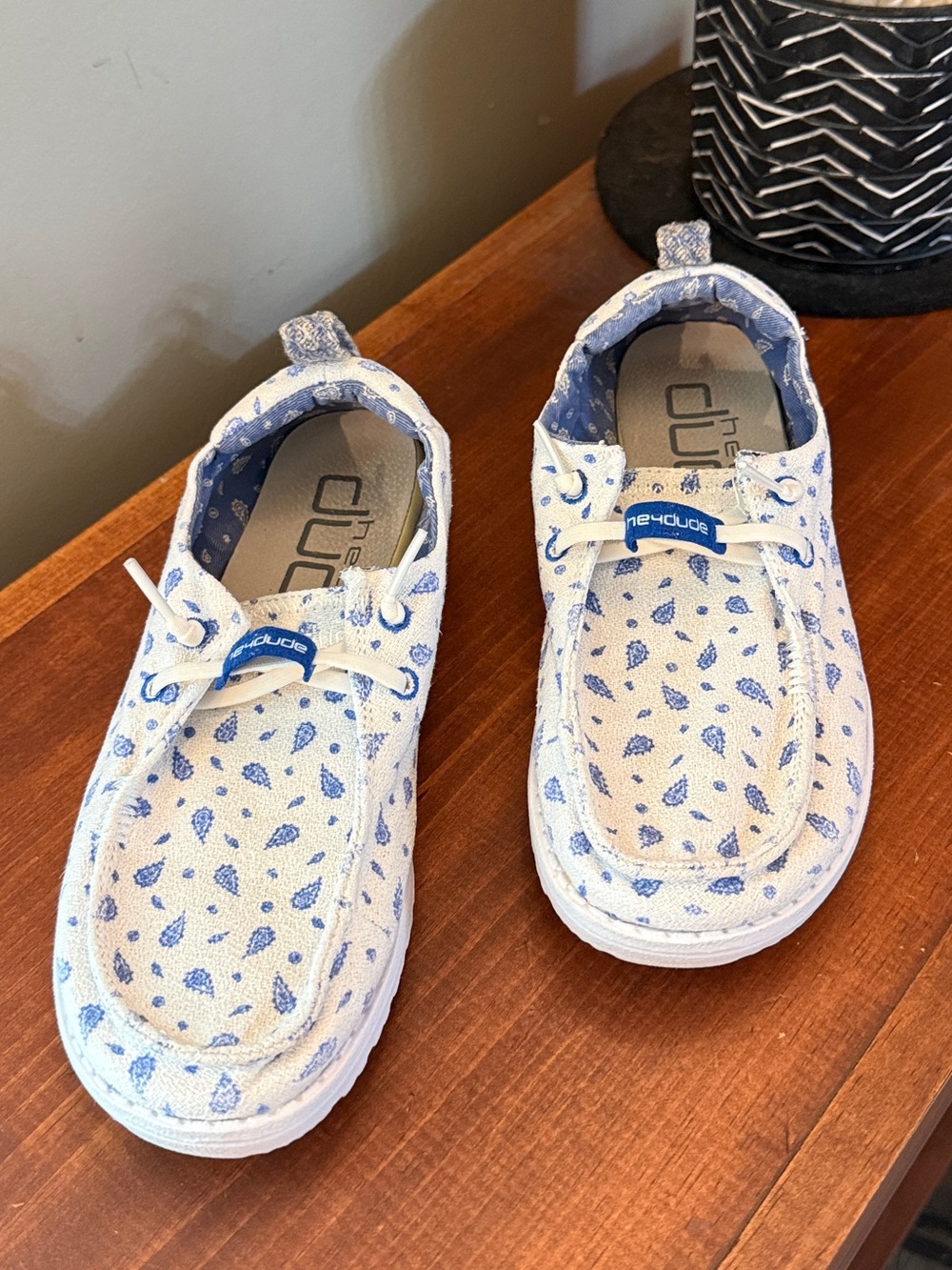 Hey Dude Wendy Zig Zag Block Bandana Paisley Slip-On Shoes Size 5
